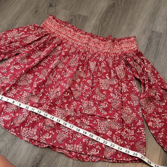 Abercrombie and Fitch top . Size L - Picture 6 of 7